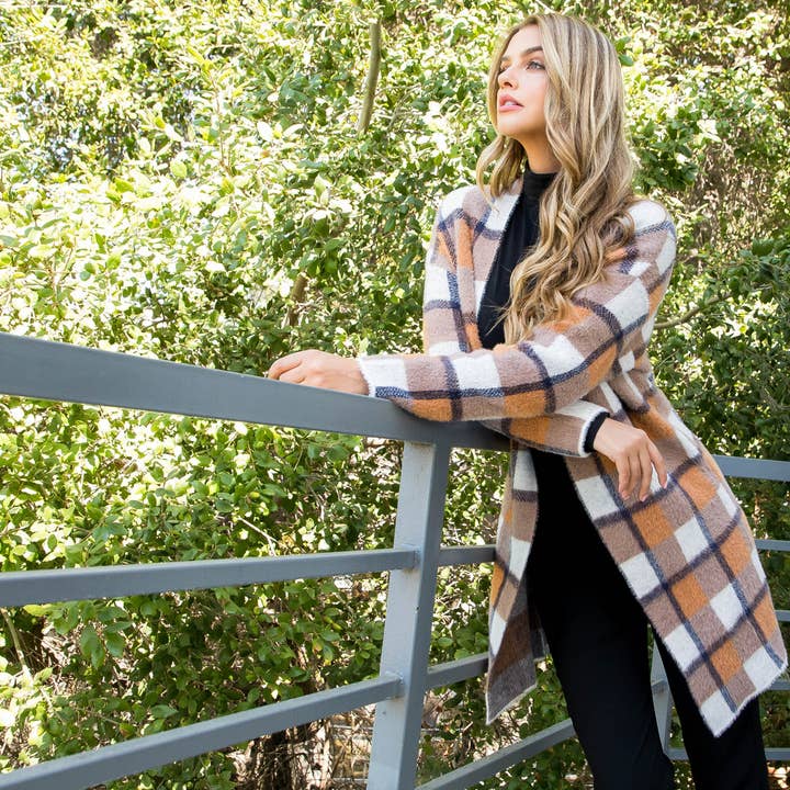 BRAUN Langer Cardigan aus kariertem Mohair für den Großhandel auf Faire1