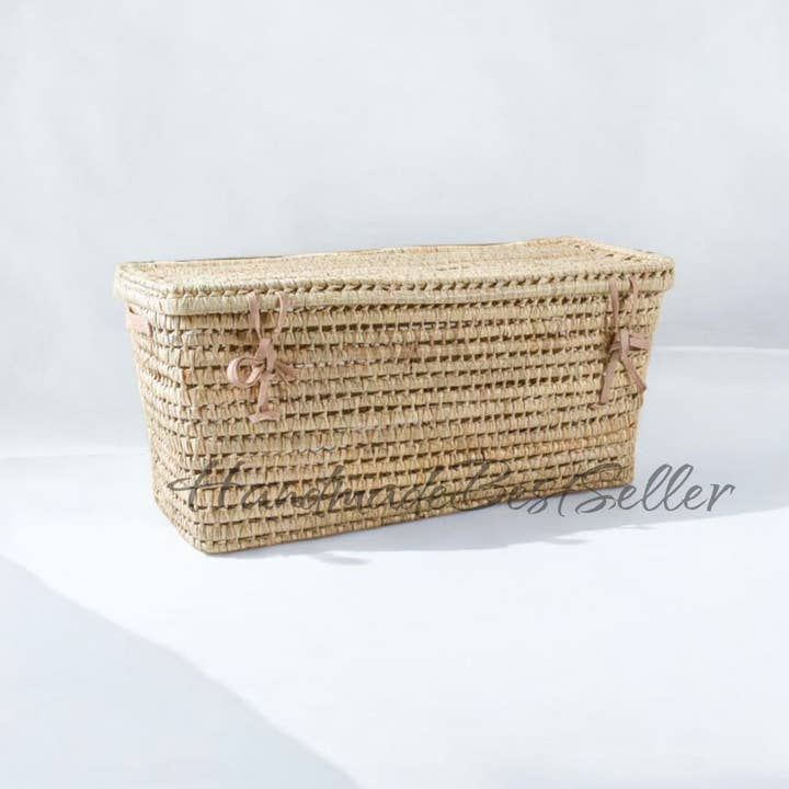 HandmadeBestSeller - Wholesale Basket - Handcrafted Wicker Storage Trunk with Leather Clasp1