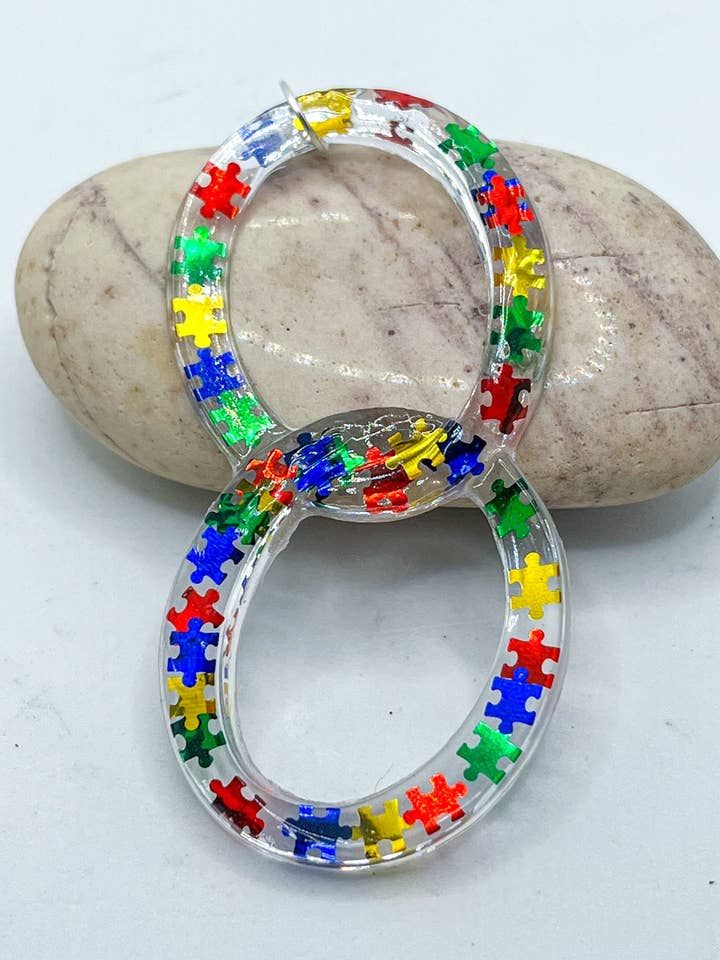 Ensemble de 2 colliers d'autisme Intwine pour la vente par Vivian Treasury