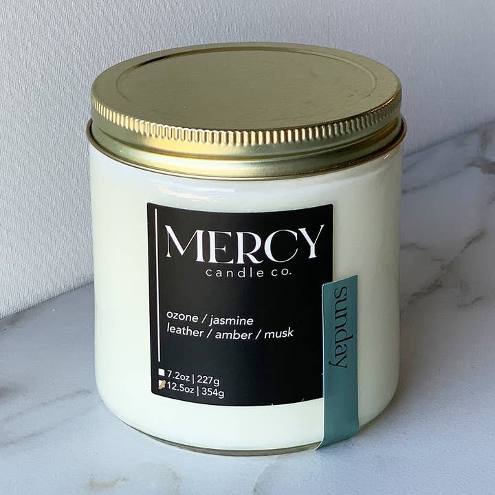Søndag signatur stearinlys for engroshandel hos Mercy Candle Co.