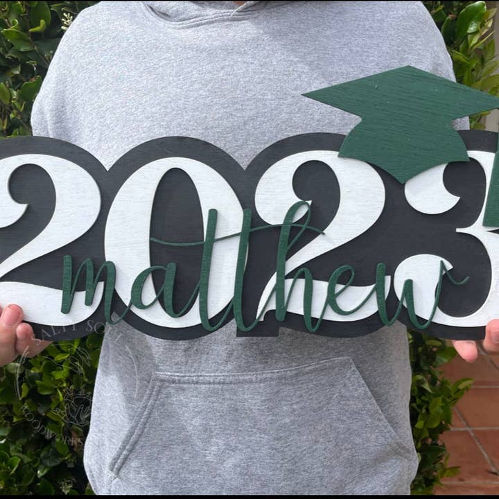 Salty Soul Woodworks & Apparel – Engroshandel Skilt – Personligt gradueringsfoto prop/navneskilt1