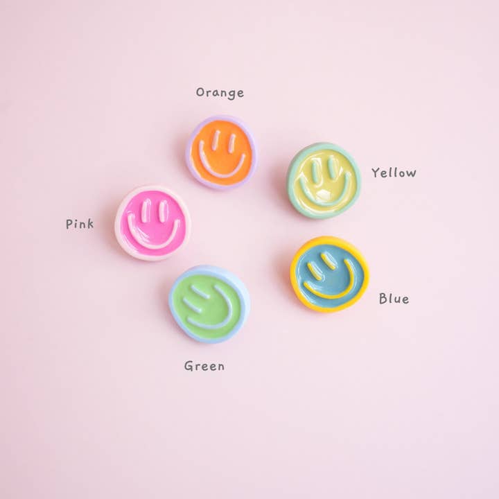 Mini Story Co - Wholesale Lapel Pin/Button - Pastel Smiley Face Pin | Smiley Face Brooch | Colourful Pin Badge | Smile Accessories | Cute Pin for Backpacks and Hats | Gift for Friends