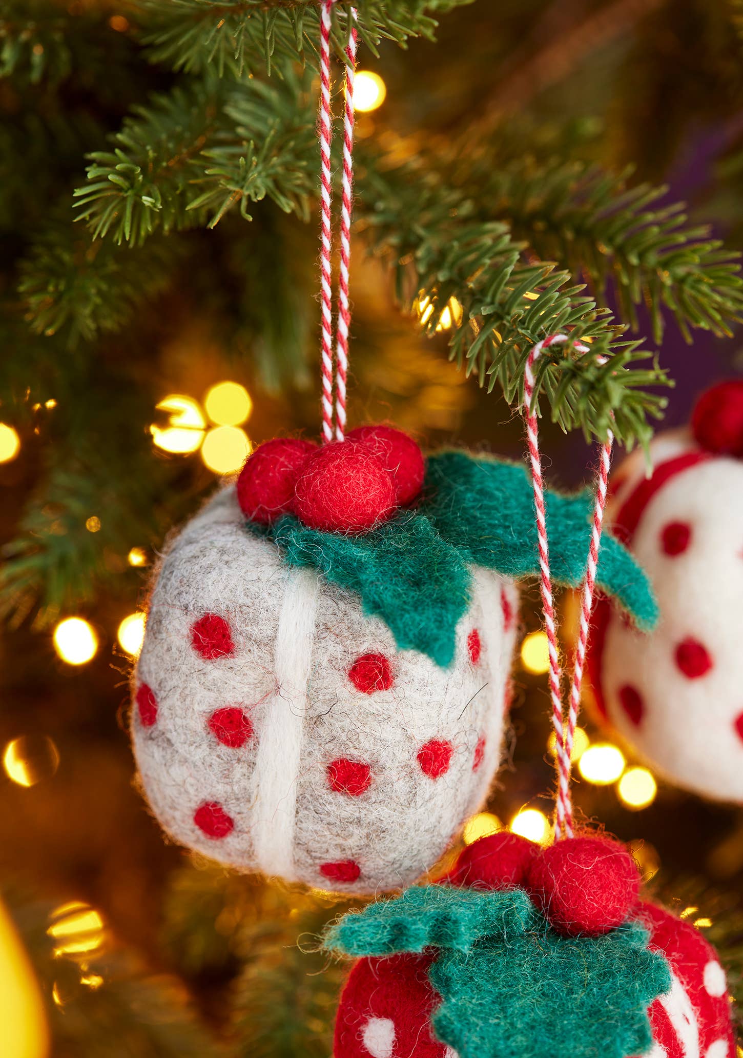 Namaste – Engroshandel Julepynt – Følte Kristtorn Nuværende Dekoration1