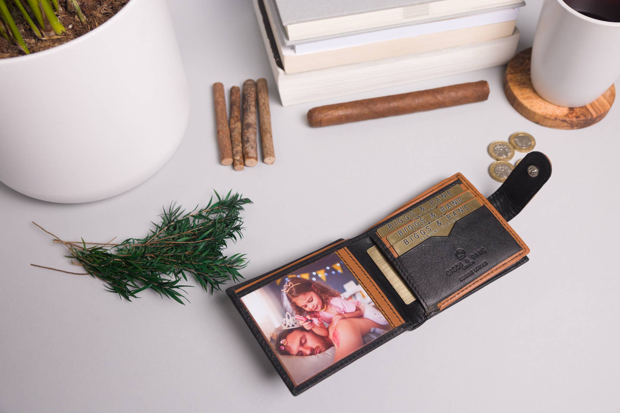 Redbrick – wholesale Wallet - Men’s – Biggs & Bane Men's Bifold Black & Tan Leather Wallet With Large External Coins Pocket With Gusset2