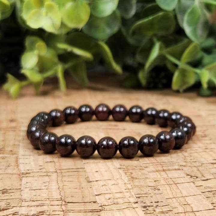 Pulsera de piedras preciosas semipreciosas elásticas de granate de 8 mm para venta al por mayor de Meraki Gemstones