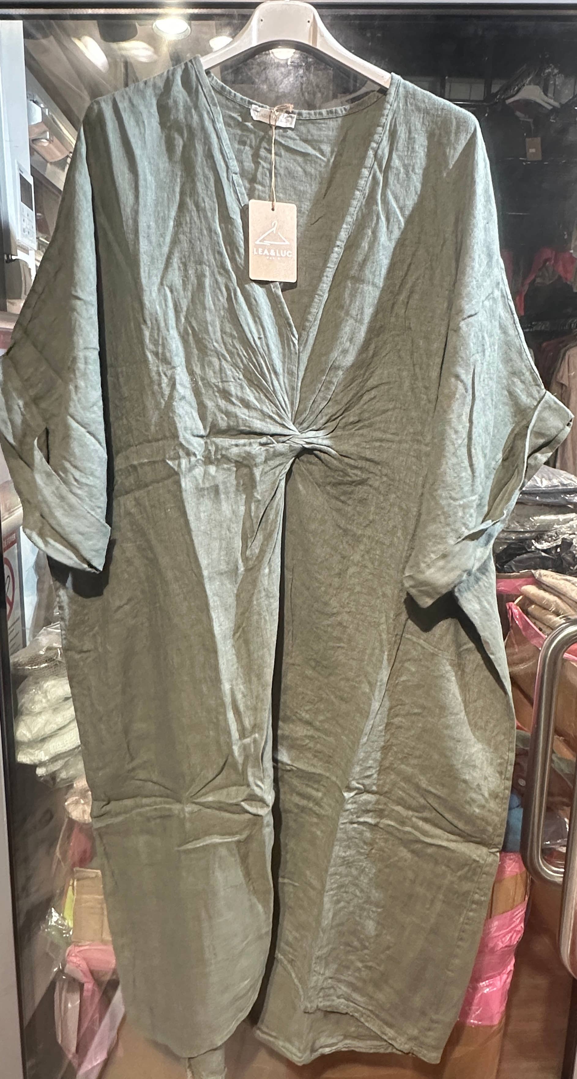 Lea & Luc - Grandes Tailles - Wholesale Dress - Women's - Plus size linen dress V neckline SKU 790918