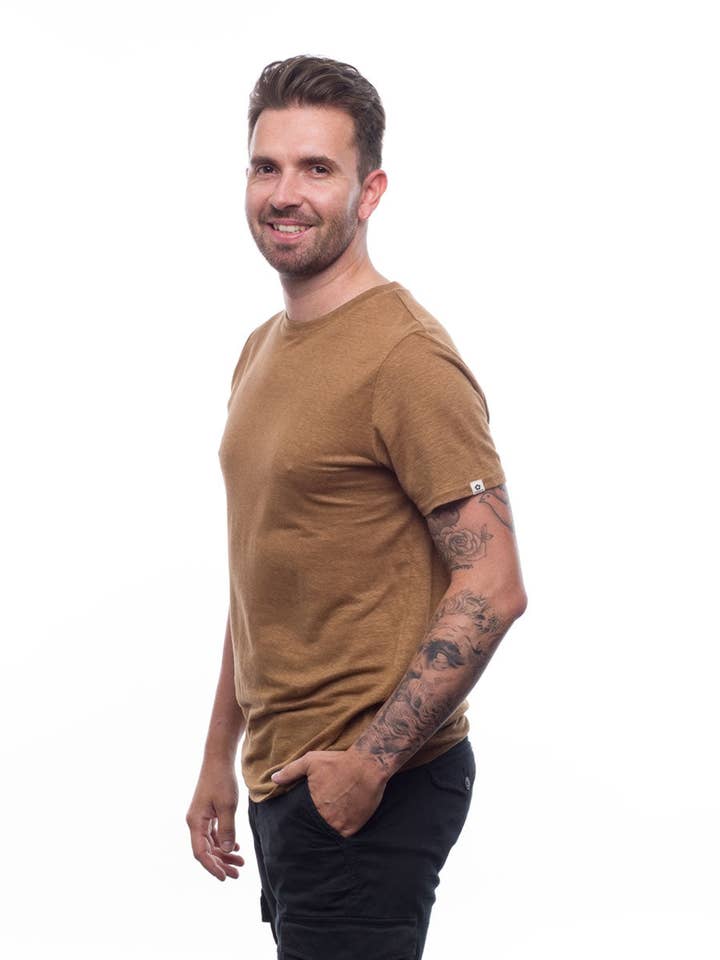 Män | Rund hals | camel för wholesale av PangoLin