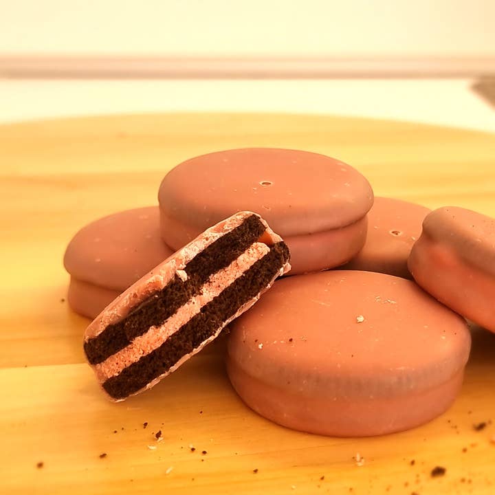 Low Carb Goodies – wholesale Kakor – Låda 6 kakor fyllda med jordgubbskräm doppad i rosa choklad. 1 portion varje kaka.