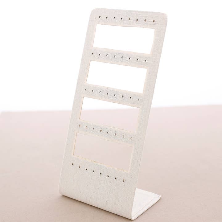 Présentoir à boucles d'oreilles à cordon en raphia pour la vente par Sonata