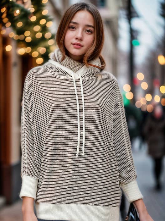 T8373 - Felpa con cappuccio per la vendita all'ingrosso da parte di Blumin Apparel