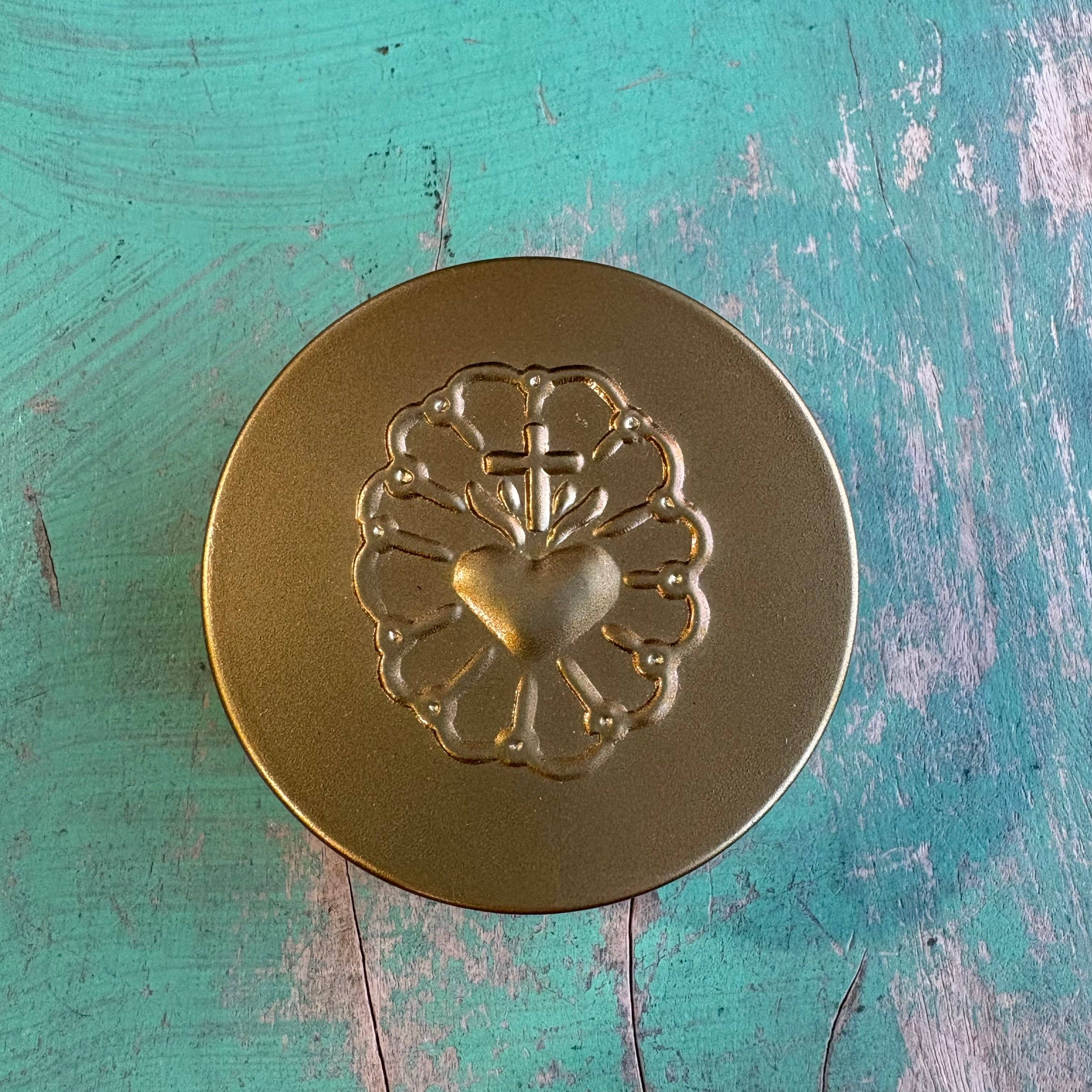 Love and Honor Jesus LLC - Wholesale Decorative Box - Round Gold Boxes2