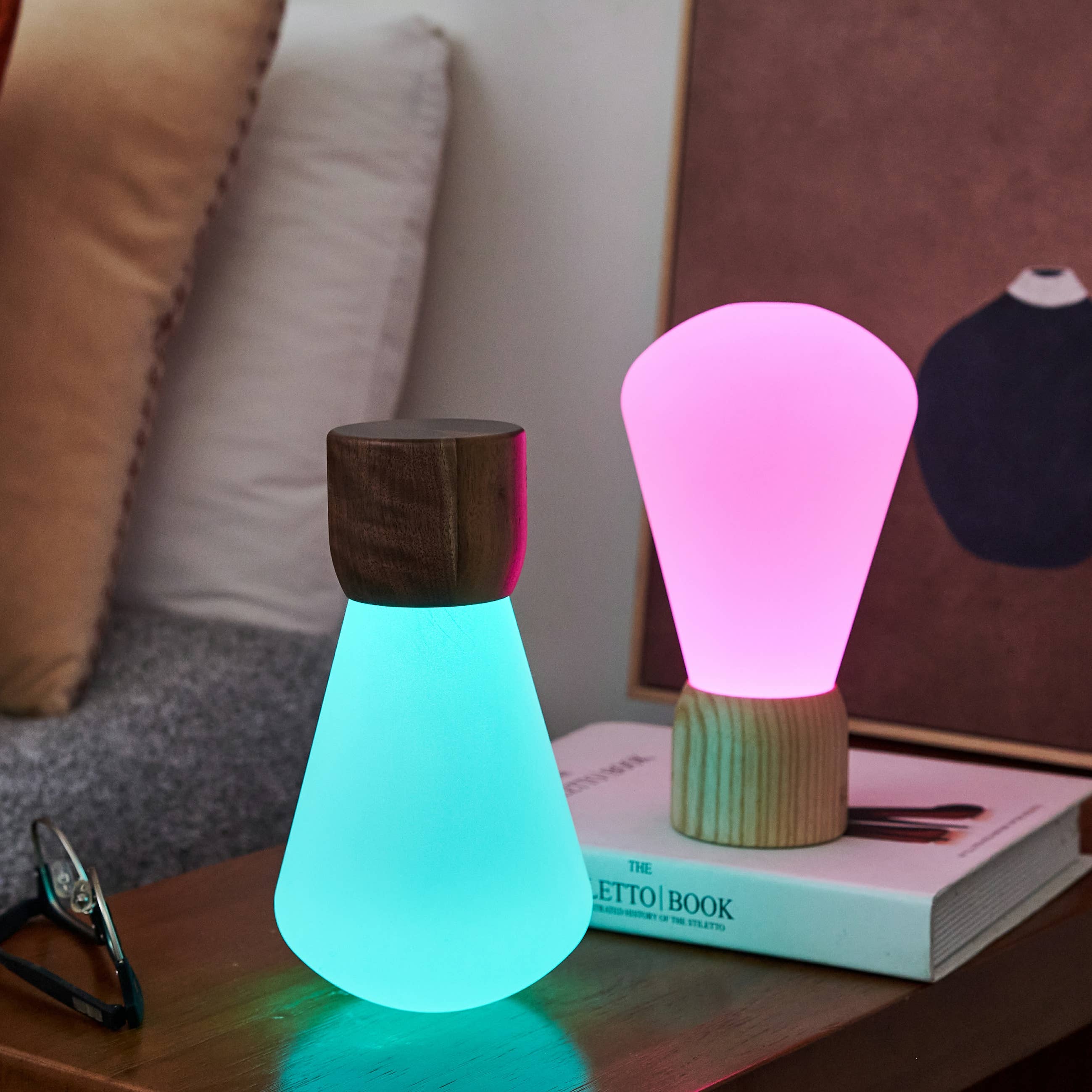 Gingko Design – wholesale Accent/desk lamp – Pentagon Portable Desk Bulb1