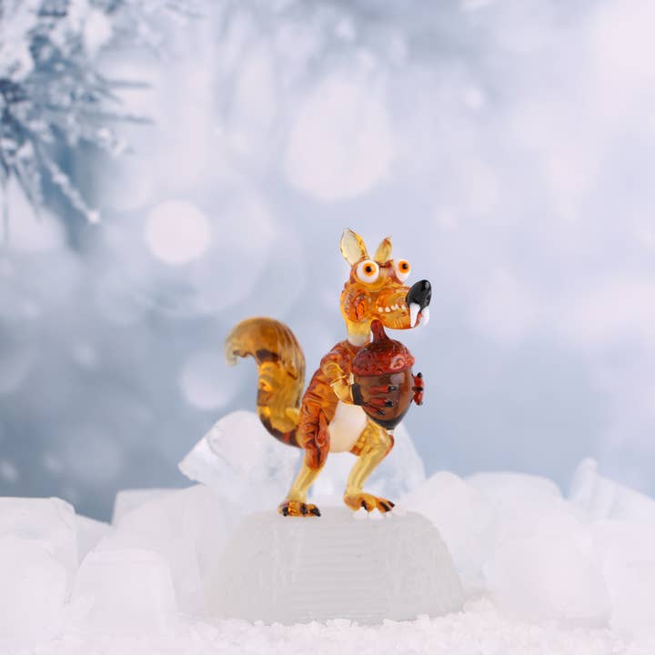 Adamodart - Wholesale Decorative Figurine - Glass ice age squirrel scrat figurine, squirrel with acorn