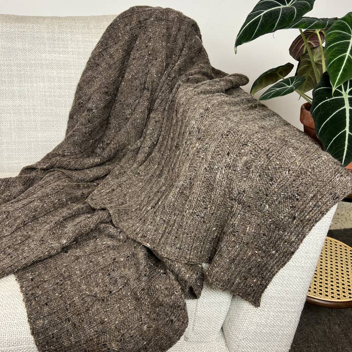 SLATE + SALT - Vendita all'ingrosso Plaid - Coperta in Alpaca a Maglia Cablata Color Mocha1