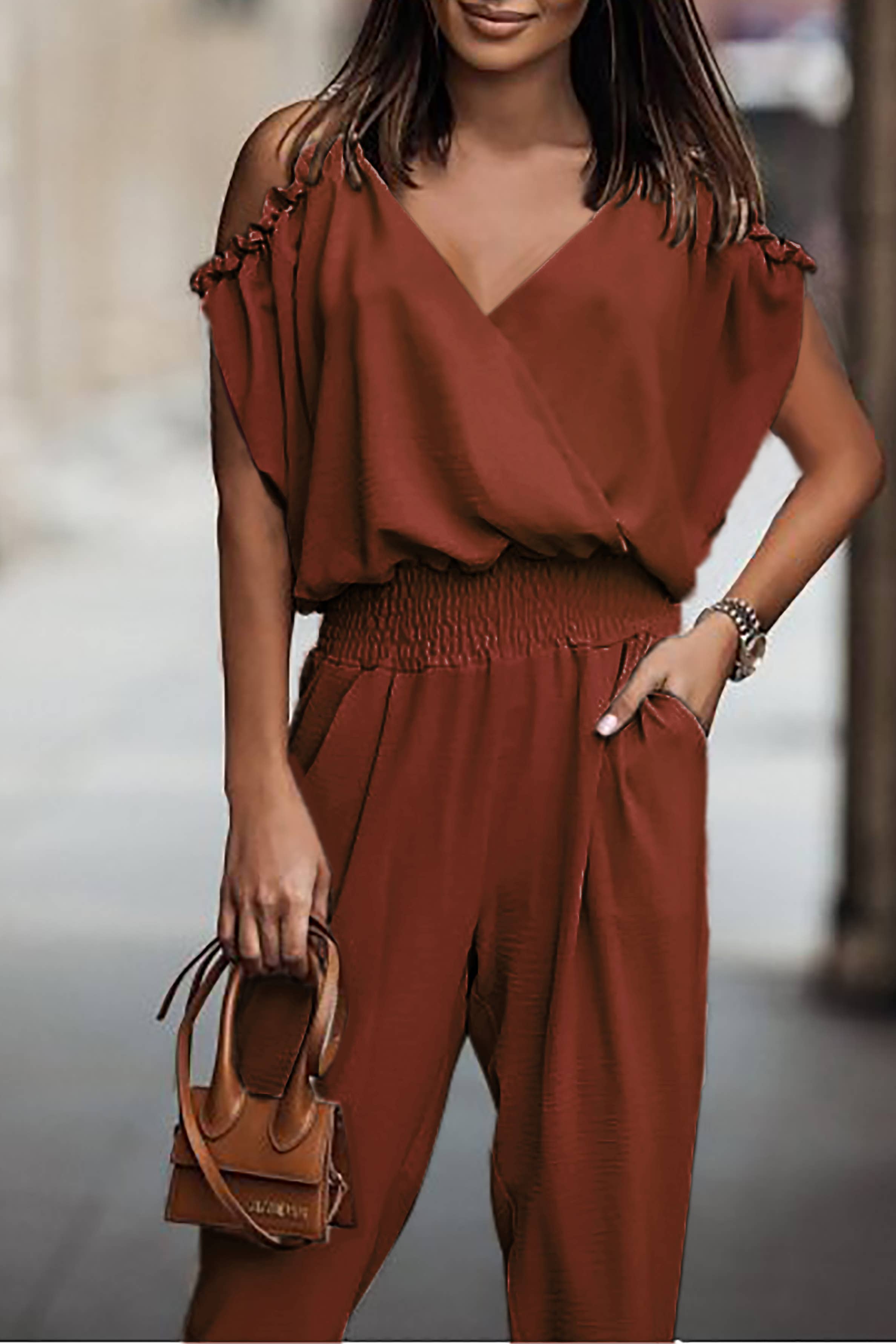 eLook – Großhandel Jumpsuit – Damen – SZ1-J9004 Schulterfreier Wickeloverall mit gesmokter Schulterpartie23