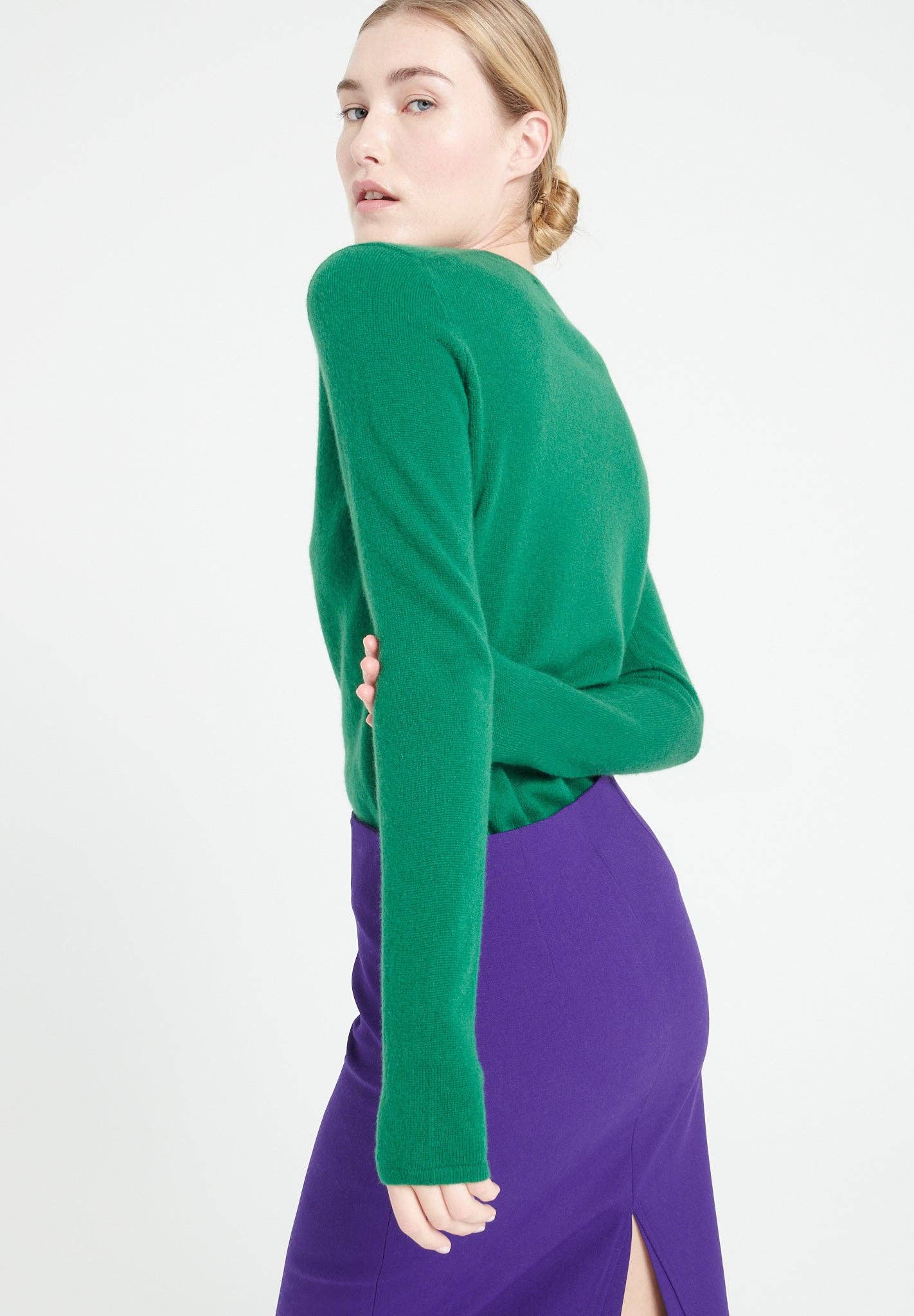 verde smeraldo Maglione collo a V in cashmere LILLY 2A in vendita all'ingrosso su Faire4