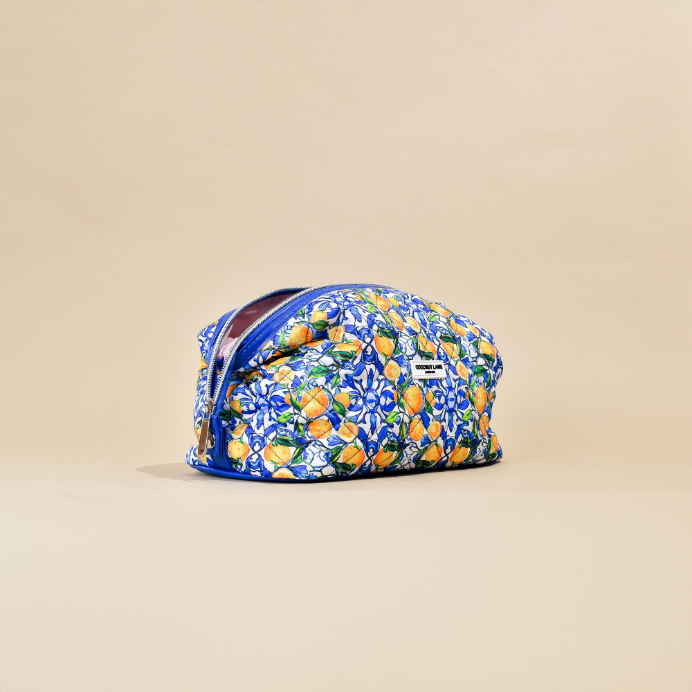 Coconut Lane - Vendita all'ingrosso Borsa per trucchi/cosmetici - Magic Lifestyle Pouch - Pochette trapuntata con stampa Amalfi Lemon1