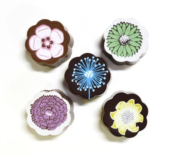 Chouquette - Wholesale Chocolate Box - Flowers - Chocolate Covered Caramels - Box of 5