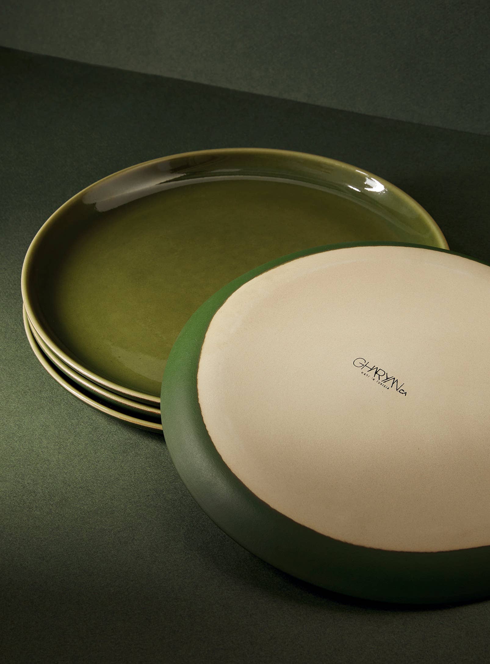 GHARYAN Stoneware & Olive Wood Tableware | Ships from USA - Vendita all'ingrosso Piatto - Piatto Piano in Gres Fatto a Mano | Edan 11,2"3