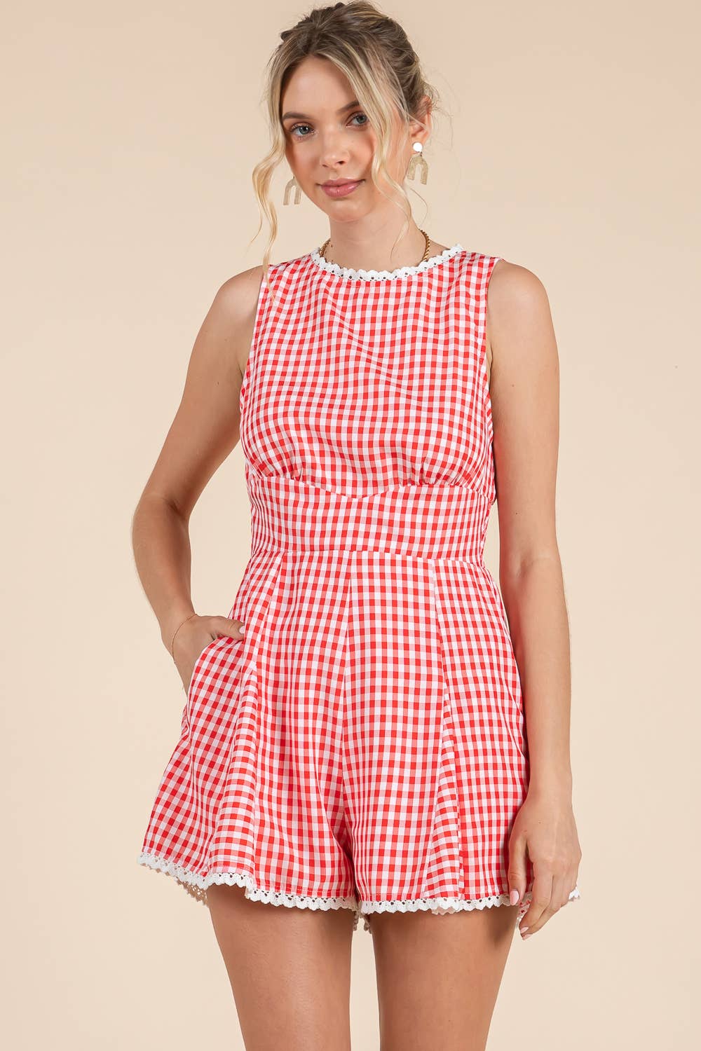 BABY PINK – Großhandel Romper – Damen – Gingham-bedruckter Strampler mit Spitzenbesatz.26