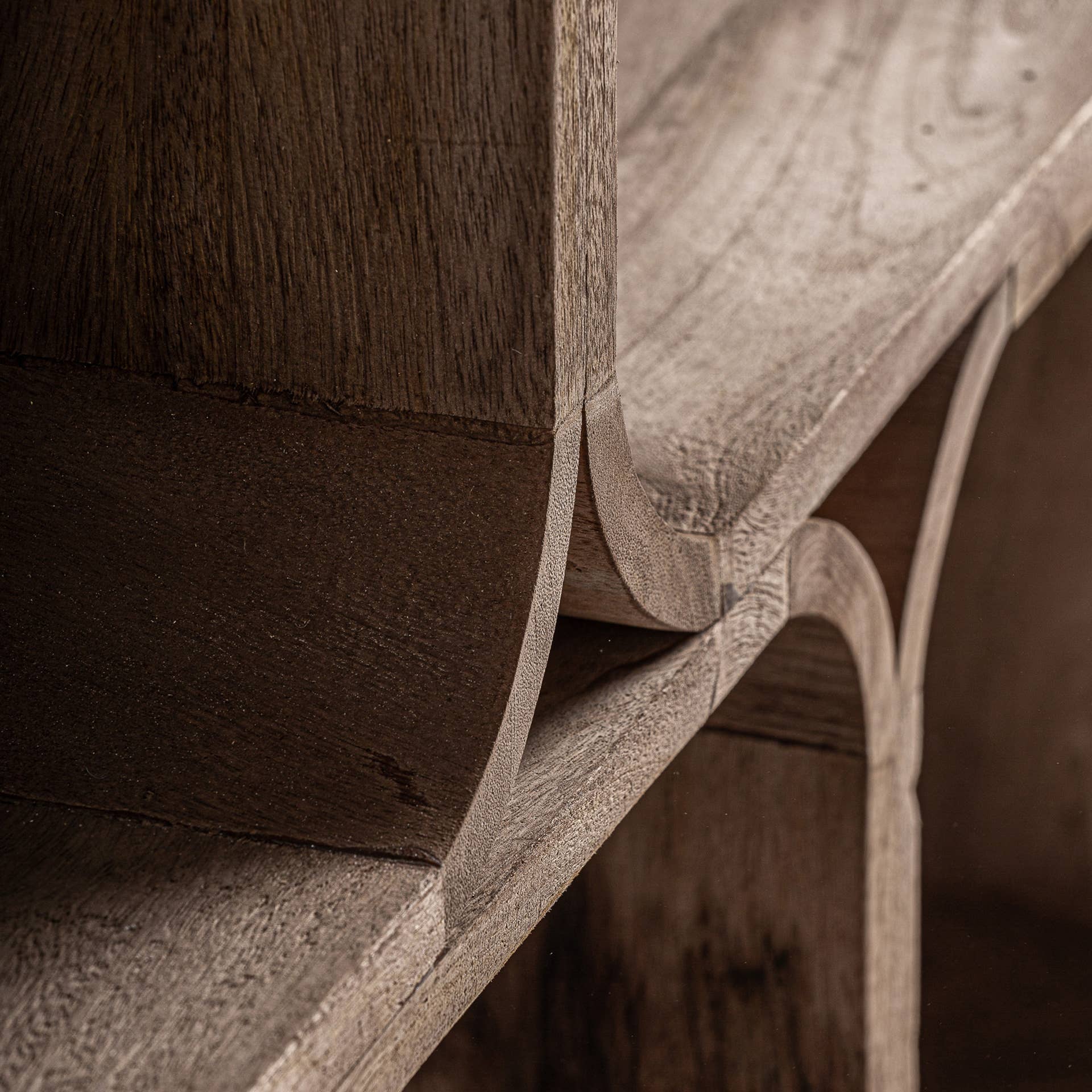 Kodu – Engroshandel Bogreol – Samtidig Grid-reol i mangotræ i brun2