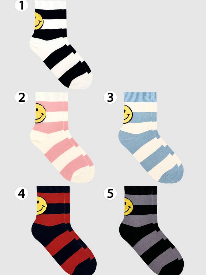 Women's Crew Coloring Smile Socks for wholesale by 7DAYSSOCKS