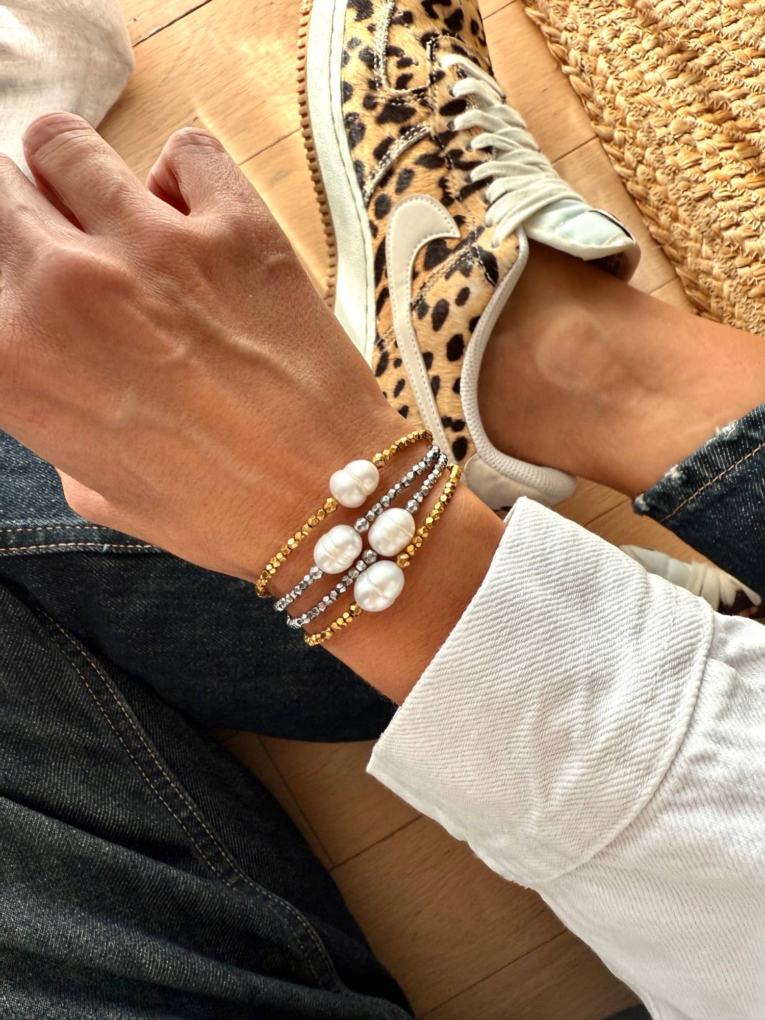 Goupi - Wholesale Beaded Bracelet - Hematite chic beaded bracelet with pearl detail 1