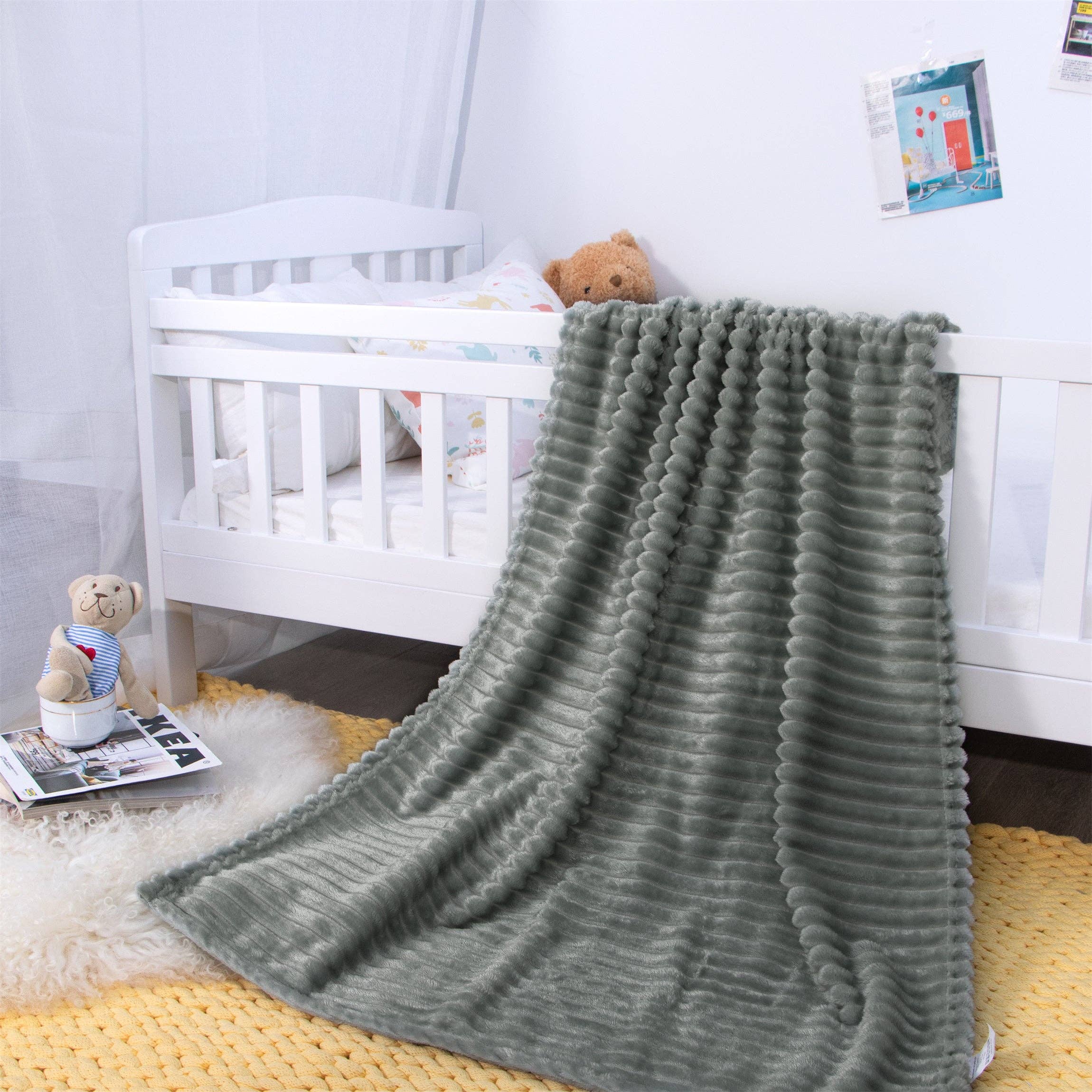 Bay & Loom - Wholesale Throw Blanket - All Seasons Plush Flannel Fleece Throw Blanket10