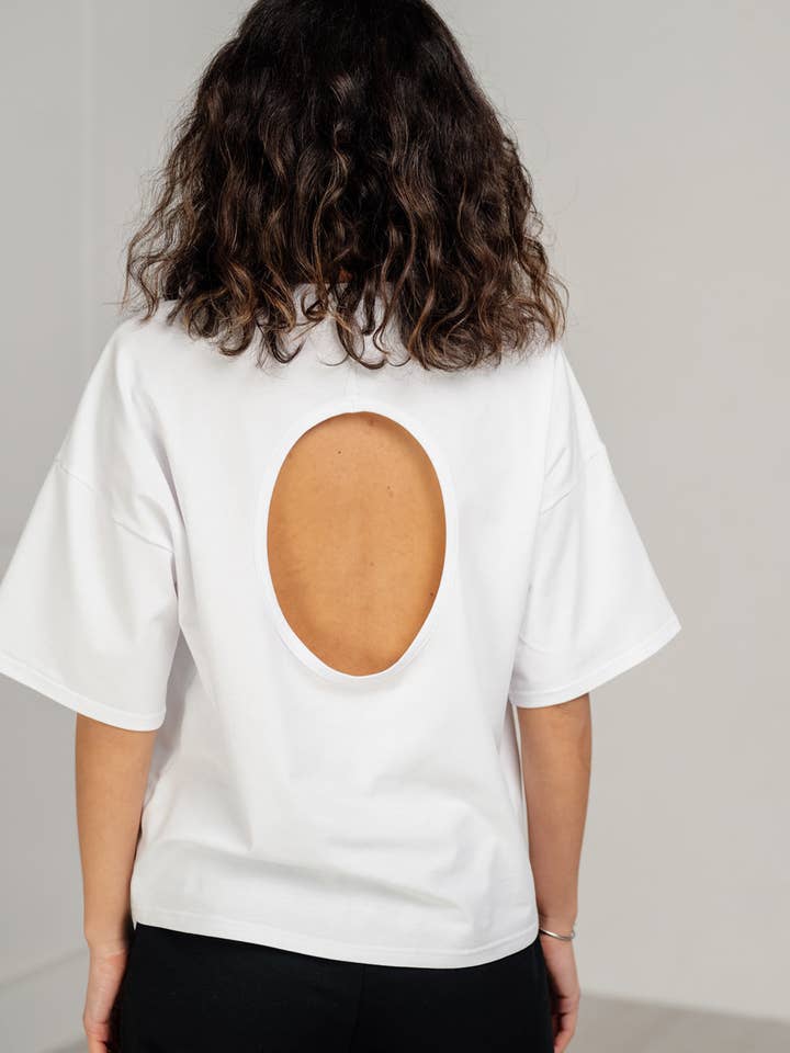 Azuri Fashion Group - Wholesale T-Shirt - Women's - White oversize t-shirt1