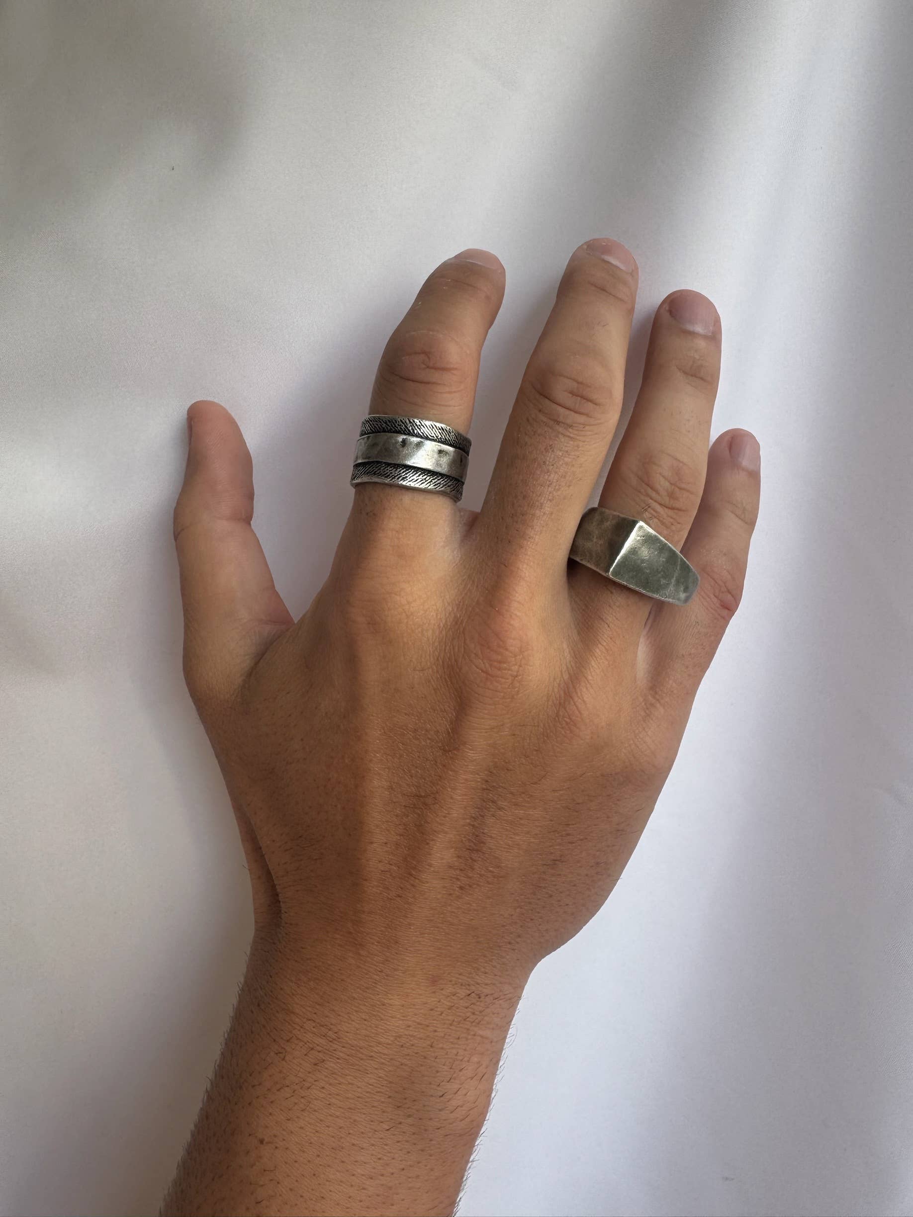 Christina Christi - Wholesale Band/gestapelde ring - Herenring set van twee zilveren verstelbare ringen3