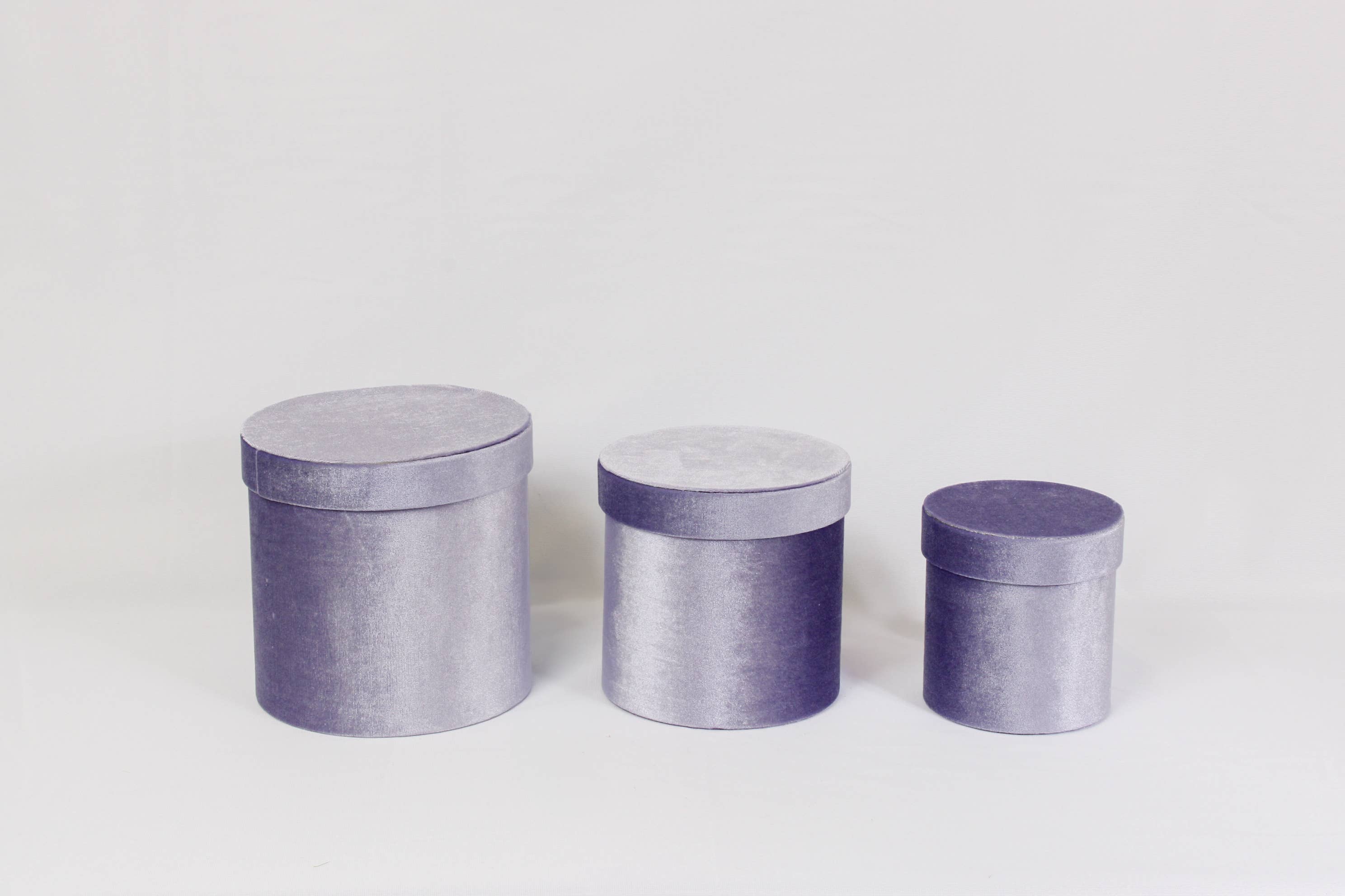 Elegant Design Supply – Engroshandel Gaveæske – Fløjlsrund blomsterhatteæske med låg16