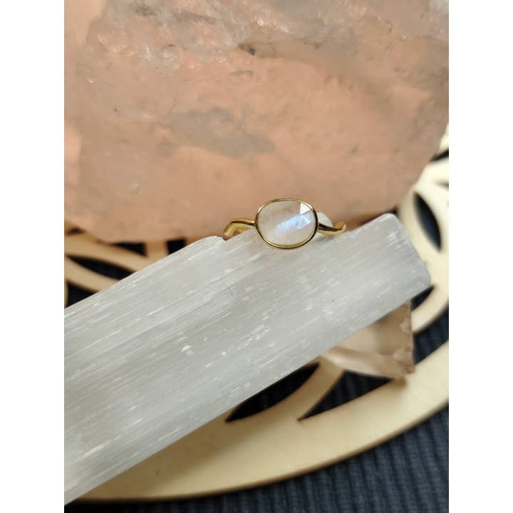 925 Silver Ring Gold Plated Moonstone för wholesale av Con Le Stelle