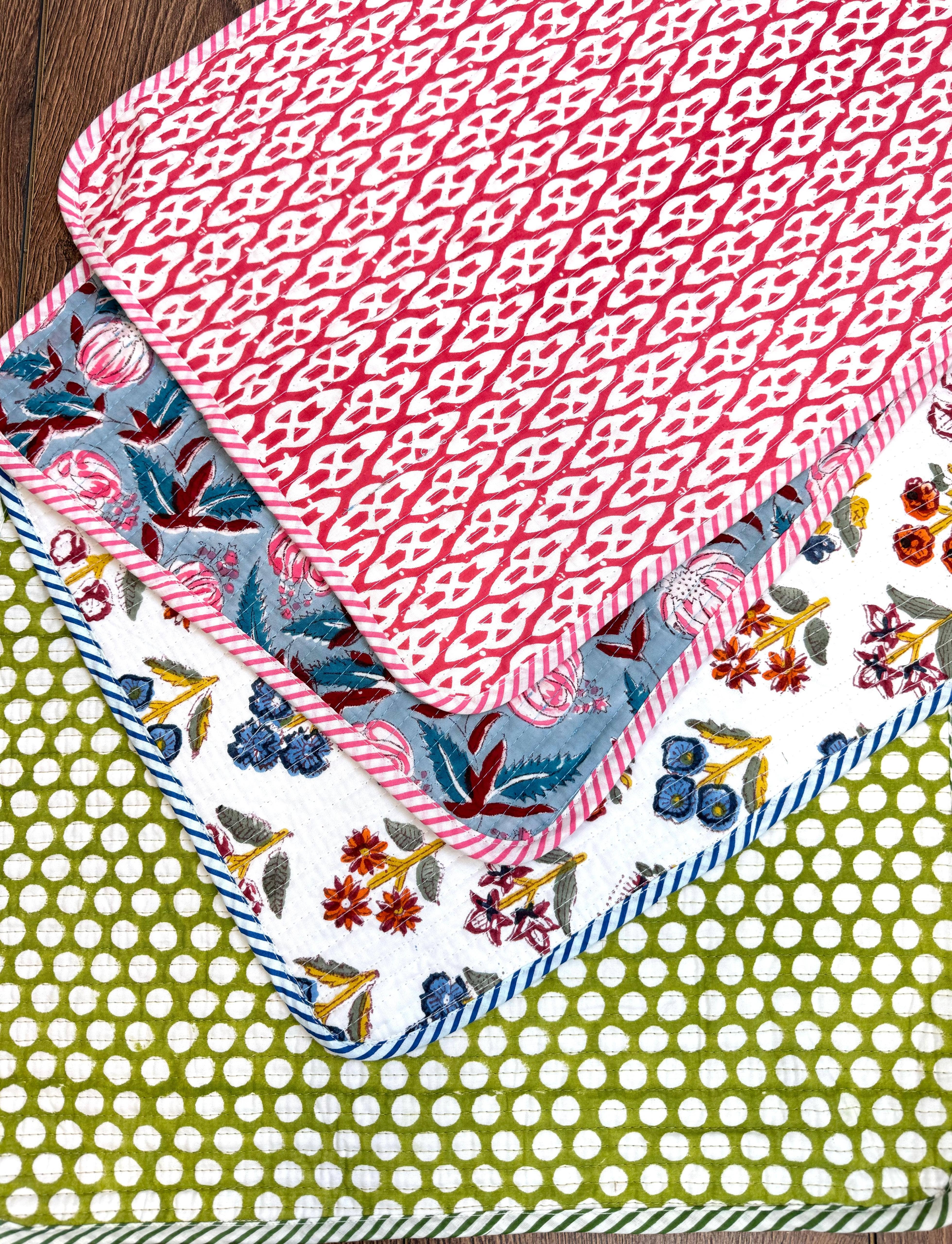 Essential Designs London – wholesale Tablecloth – Cotton Reversible Table Mat Set (Set of 6)
1