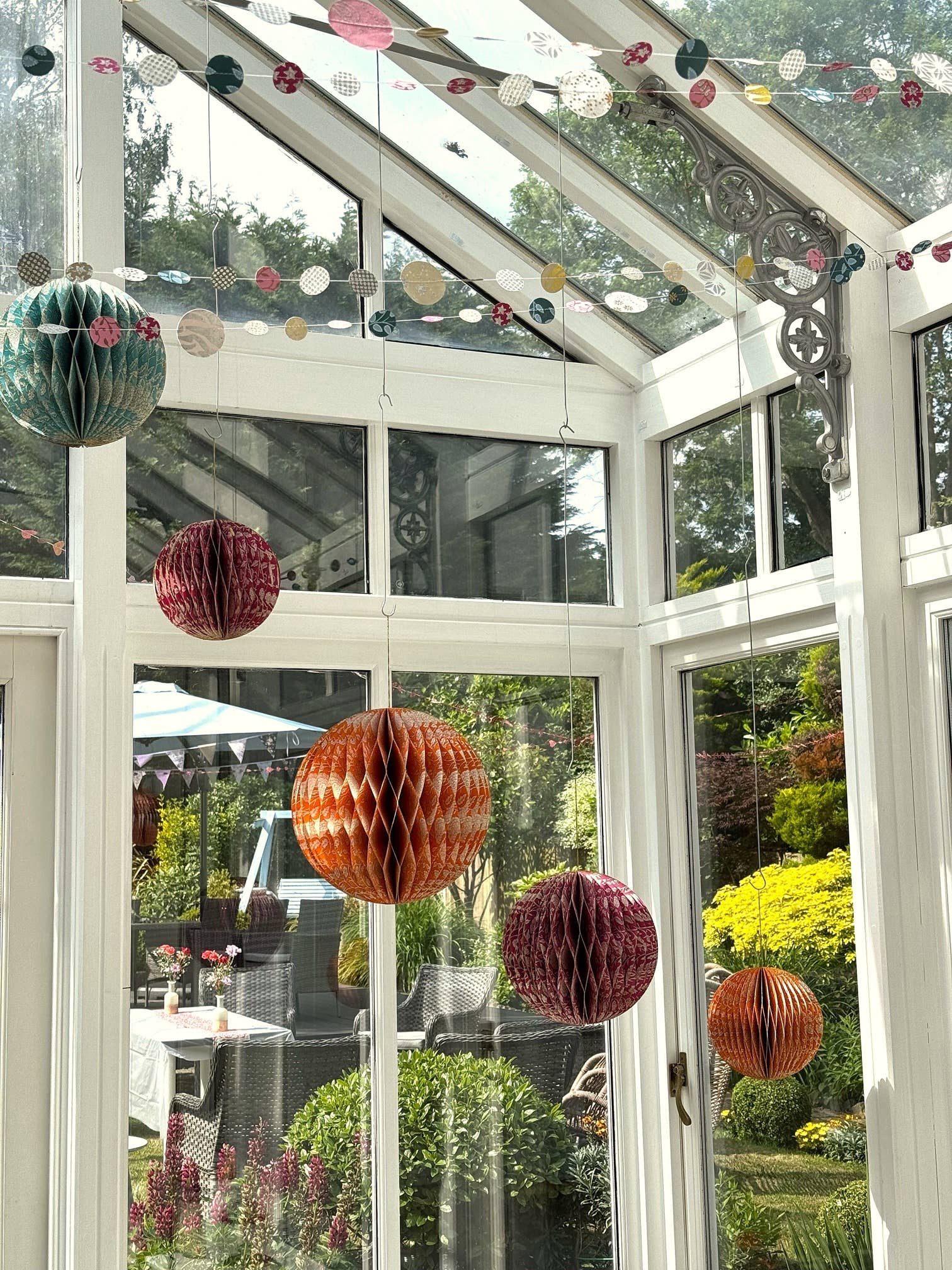 Globe Enterprise - Wholesale Ornament Set - Sustainable & Handmade Honeycomb Paper Decorations Magenta  4