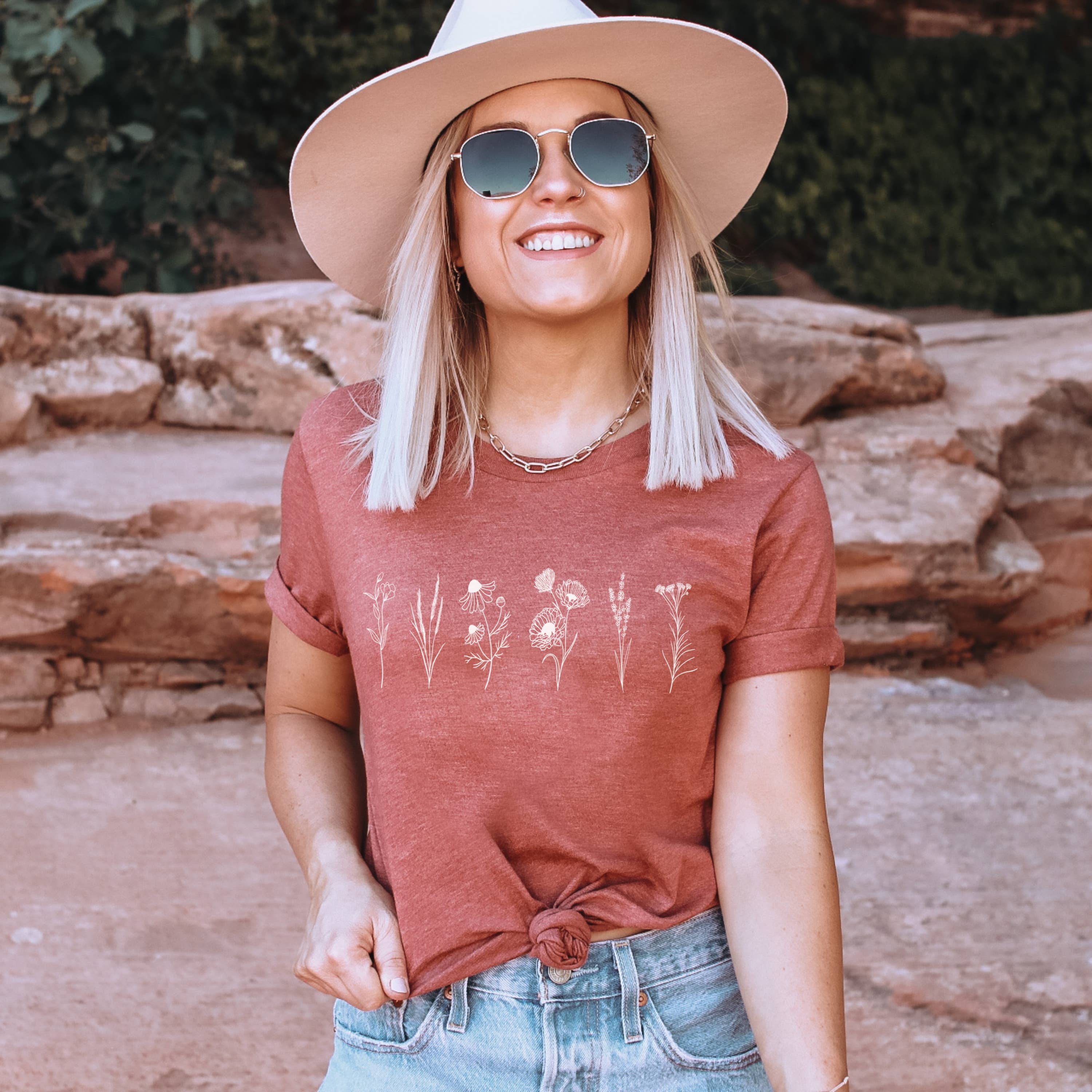 Humm & Willow – wholesale T-shirts med screentryck – Dam – T-shirt med vilda vårblommor7