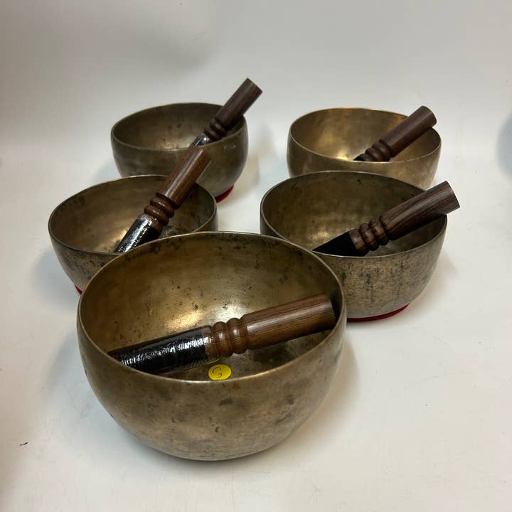 ART HIMALAYAN TRADING LTD - Wholesale Meditation Supplies - 5 piece High quality 7" Antique Handmade Yoga Singing bowl 3