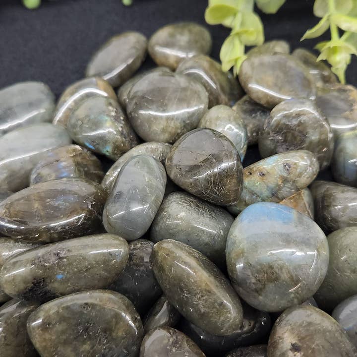 Meraki Gemstones - Wholesale Spiritual Stone/Crystal - Labradorite (1kg/2.2lbs.) Tumbled Stone 20-25mm