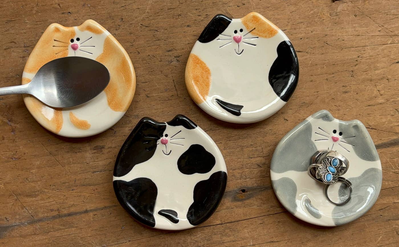 August Ceramics - Wholesale Jewelry Dish - 3" Ceramic Cat Dish: Calico color2
