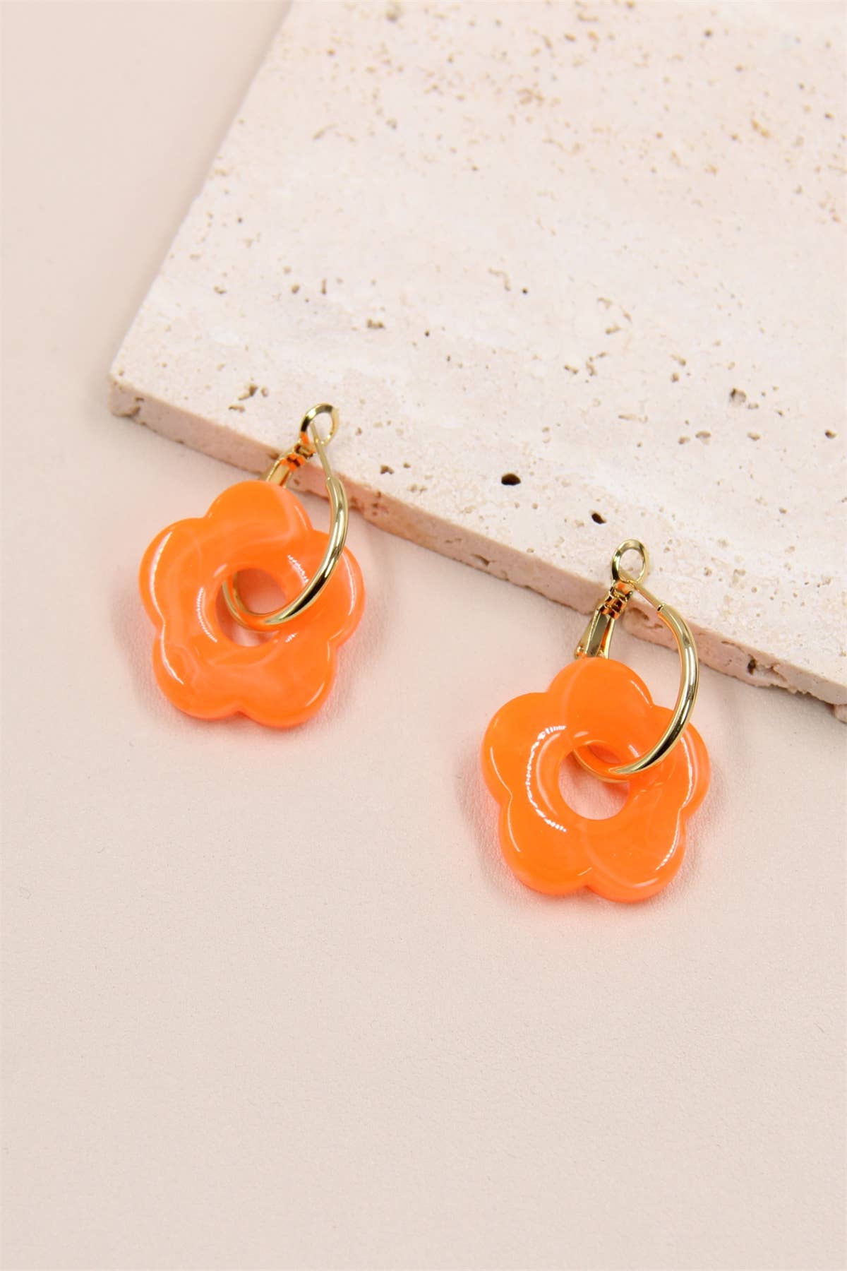 BELLISSIMA BIJOUX – wholesale Dangle earrings – Flower Earrings in Resin and Stainless Steel9