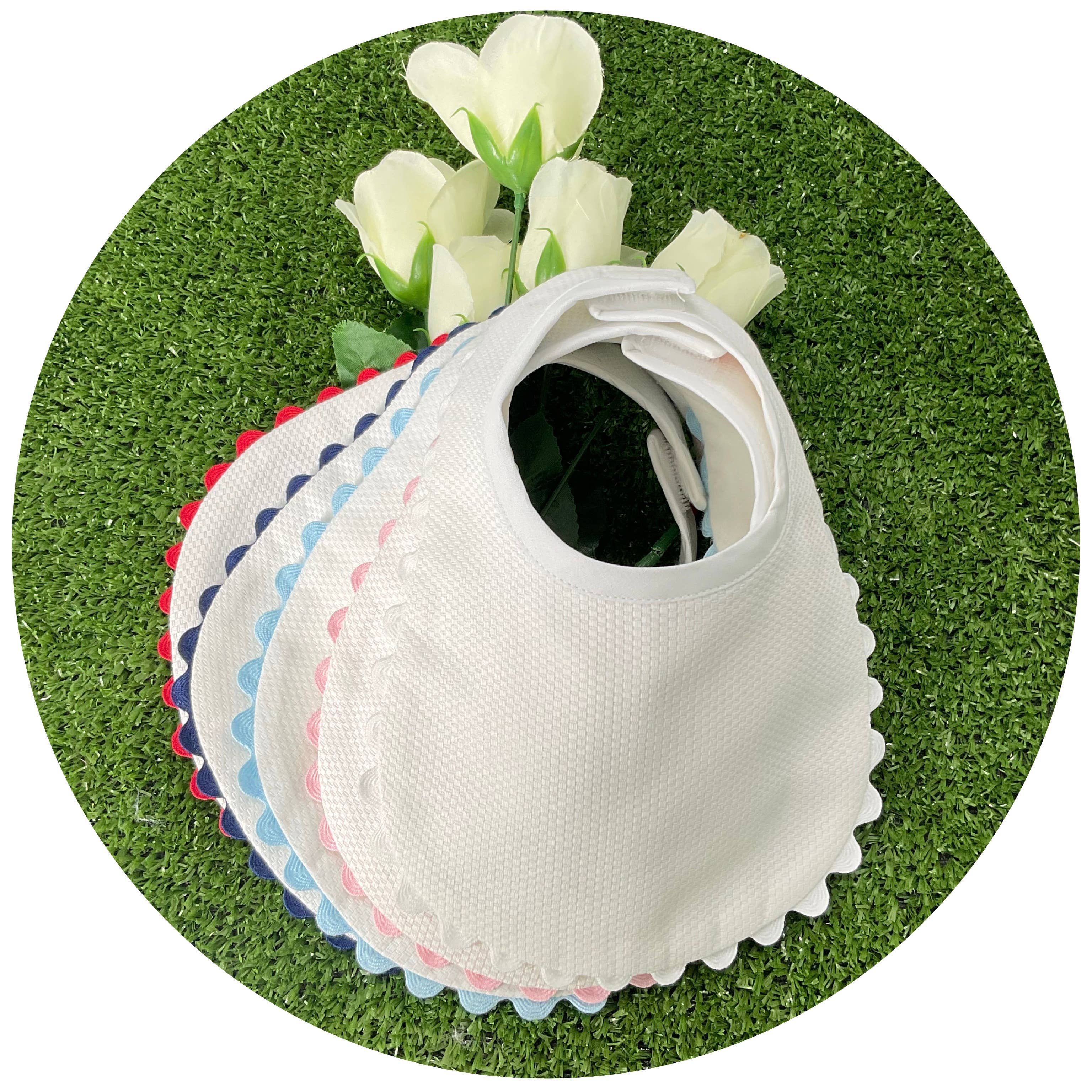 THE ROYALTY COLLECTION – Engroshandel Hagesmæk - Baby – Hvid bomuld Pique spædbarn hagesmæk1