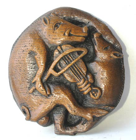 Oakapple Designs Ltd - Wholesale Decorative Figurine - Pig Playing The Viol - Reproduction Cathedral Carving.