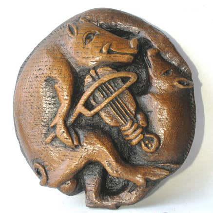 Oakapple Designs Ltd - Wholesale Decorative Figurine - Pig Playing The Viol - Reproduction Cathedral Carving.0