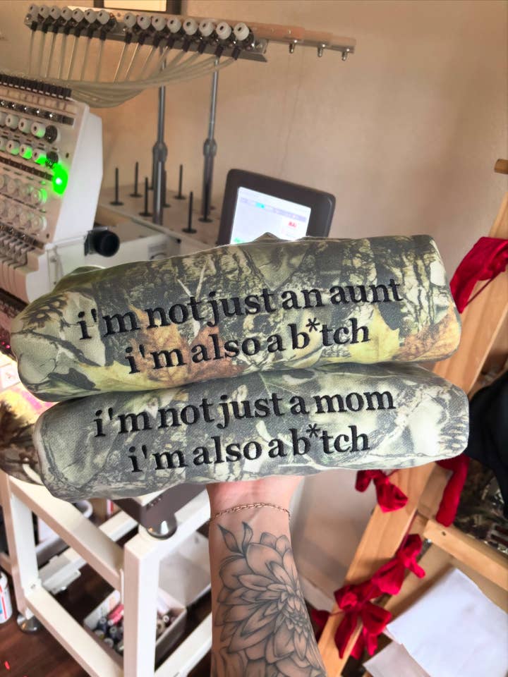 Sudadera bordada BRAT para venta al por mayor de Kalei's Creations