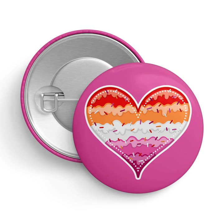 Coração Lésbico | Pin de Orgulho | 1,25" 32mm | Distintivo LGBTQ+ por atacado de That Queer Card Co
