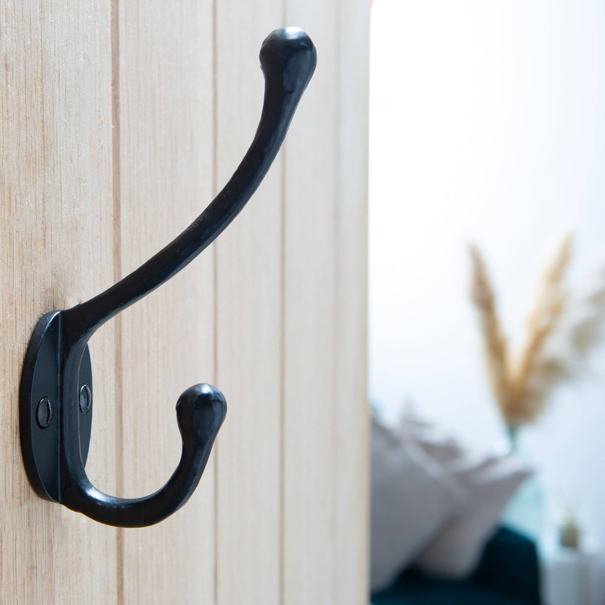 Rinkit Ltd – wholesale Wall hook – Rounded Hat & Coat Hook - W35mm x H125mm - Black1