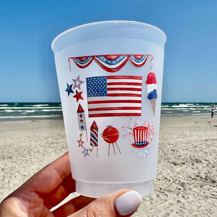 Tazza glassata con collage rosso, bianco e blu, patriottica per la vendita all'ingrosso da parte di Sip Hip Hooray