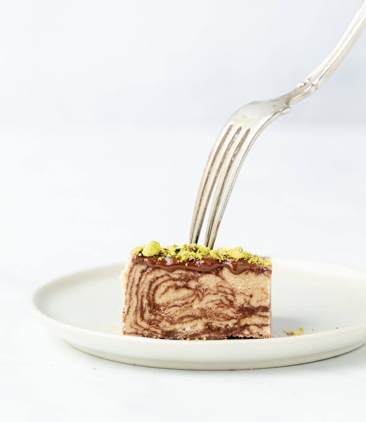 Hebel & Co - Wholesale Chocolate Bar - Organic Halva - Chocolate Chunk 2