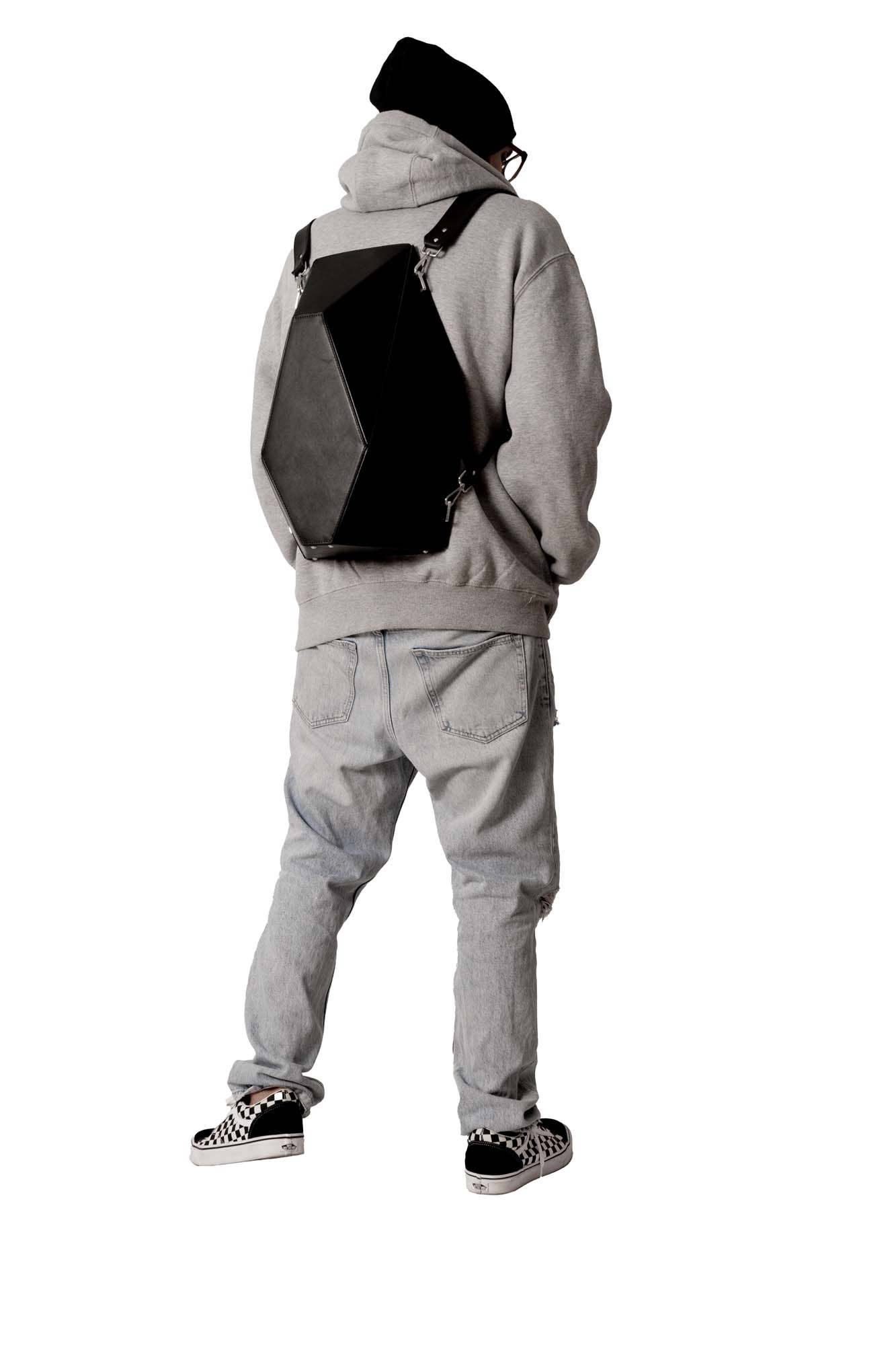 veni morgan - Wholesale Backpack - Women's - mako in black leather5