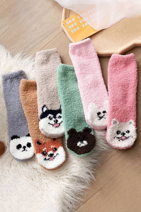 Cap Zone - Wholesale Socks - Women's - Animal Paw Print Fuzzy Fleece Indoor Socks0