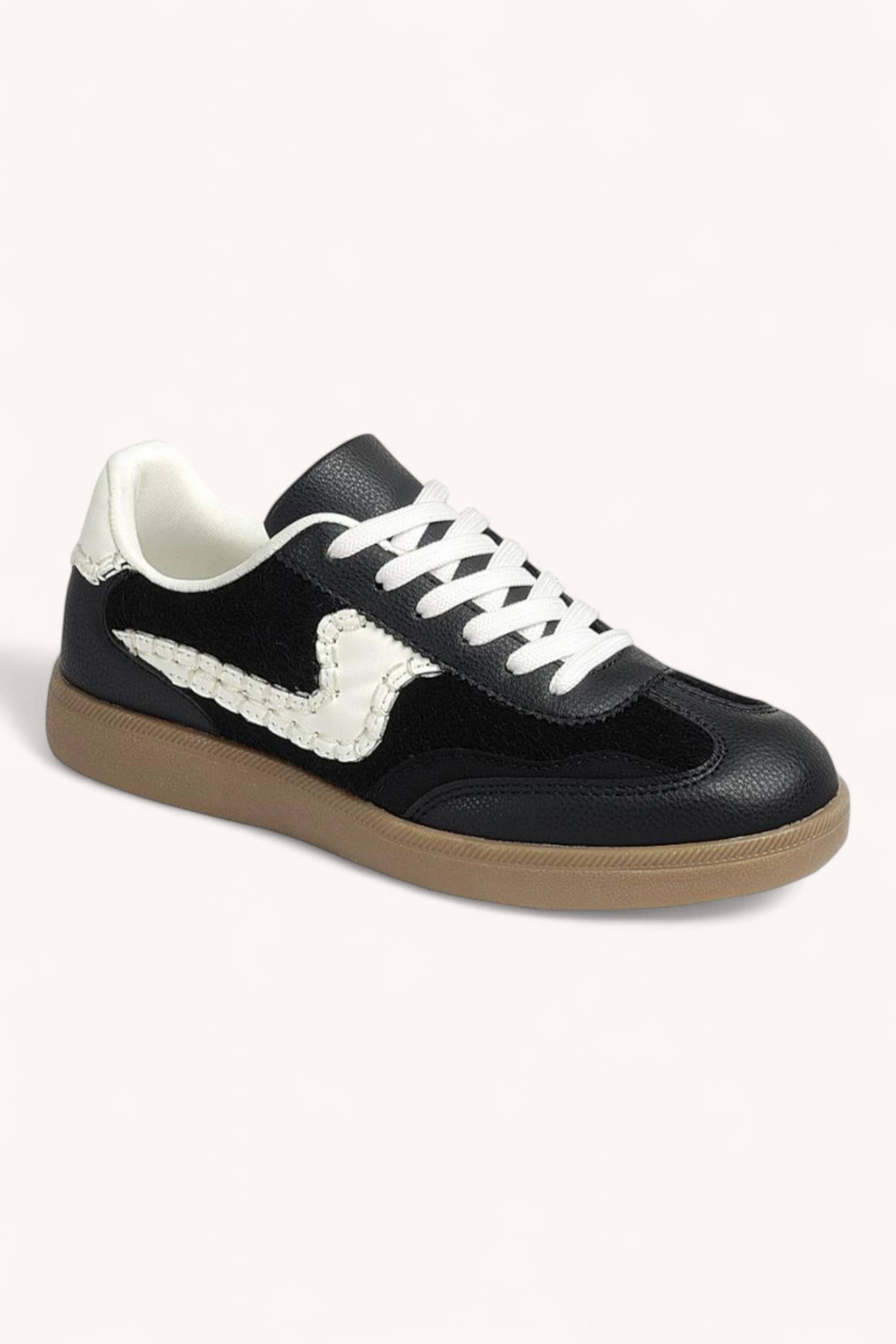 CCOCCI - Vente Baskets tendance – femme - BASKETS DE COURT MODERNES-13 AVEC DÉTAILS DE COUTURE ET LACETS SWOOSH3